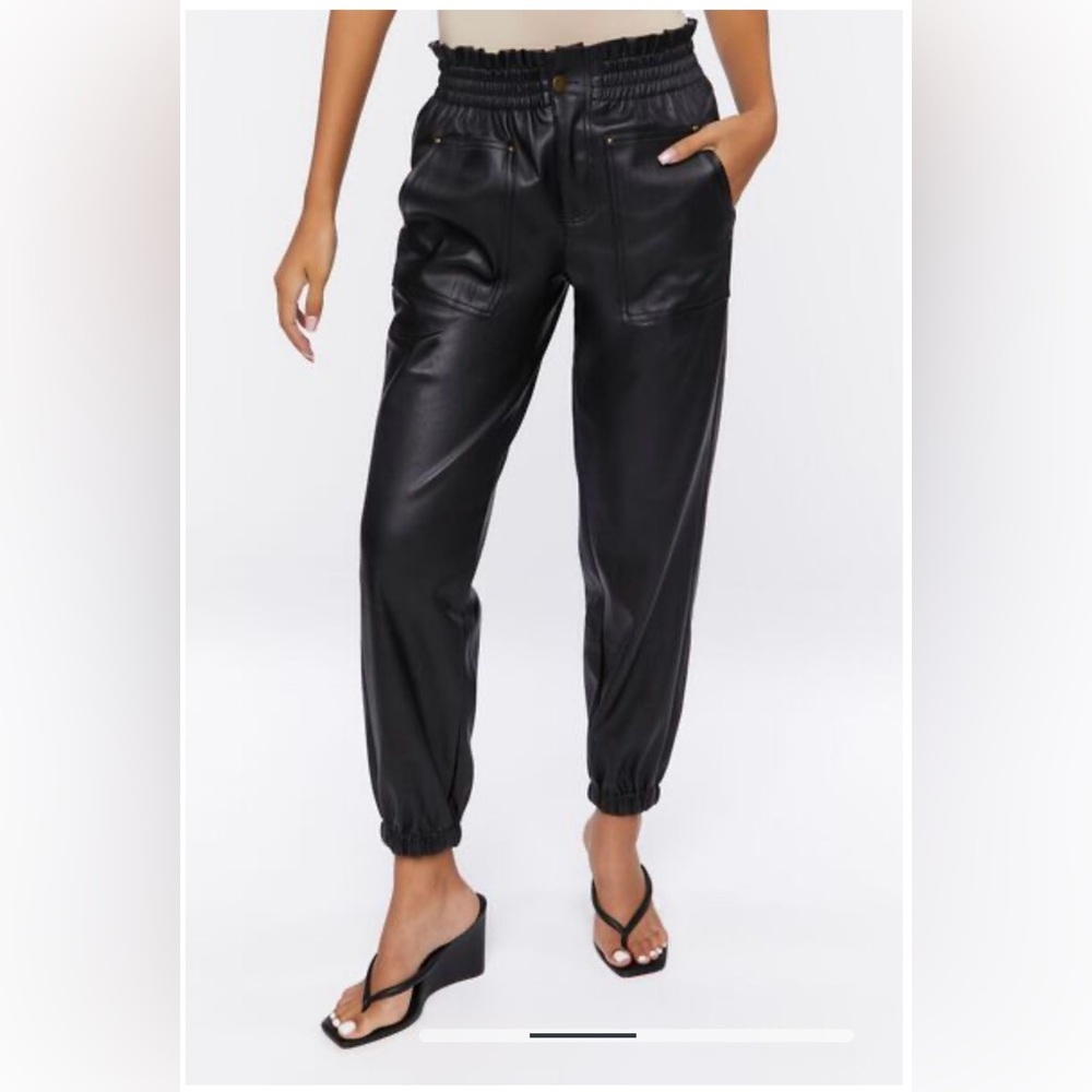 NWT Stylish Cream Jogger Pants